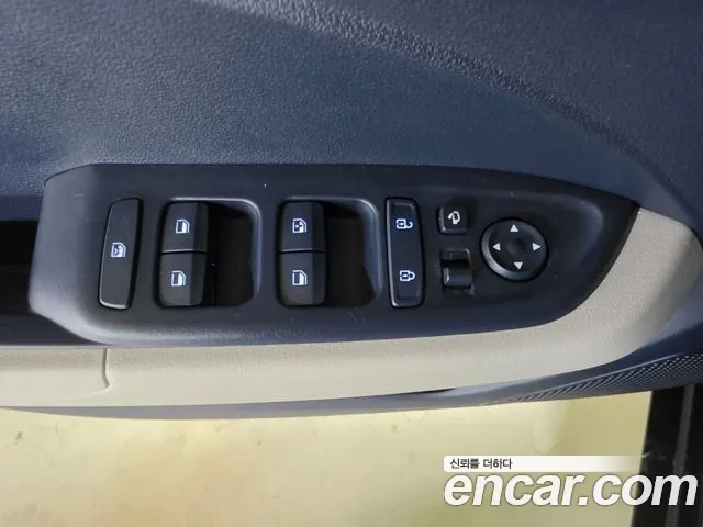 Hyundai Venue — Фото автомобиля 10