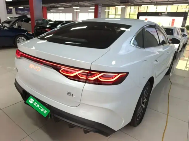 BYD Qin L — Фото автомобиля 6