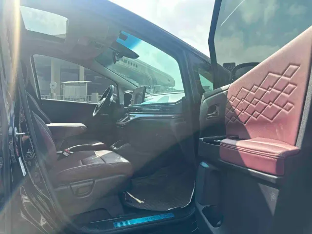Honda Elysion — Фото автомобиля 8