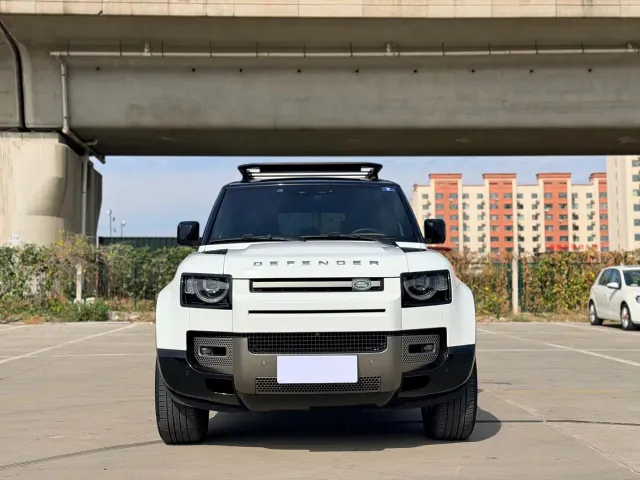 Land Rover Defender — Фото автомобиля 2