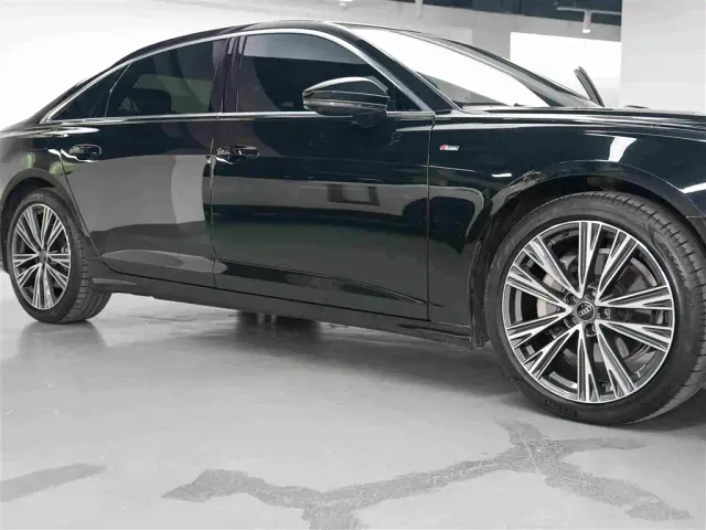 Audi A6L — Фото автомобиля 14