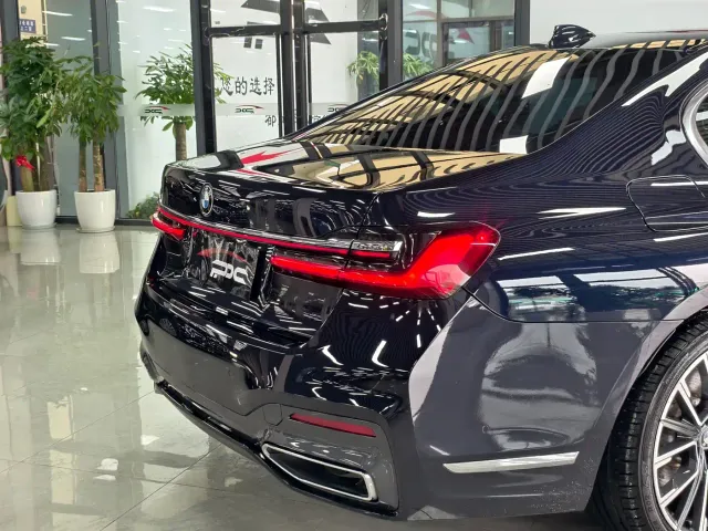 BMW 7 Series — Фото автомобиля 21