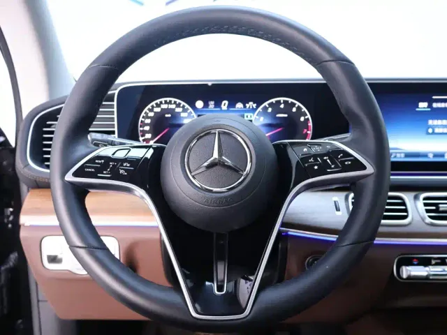 Mercedes-Benz GLE-Class — Фото автомобиля 16