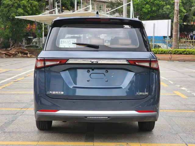 Wuling Jiachen — Фото автомобиля 5