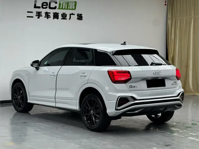 Audi Q2L — Фото автомобиля 6