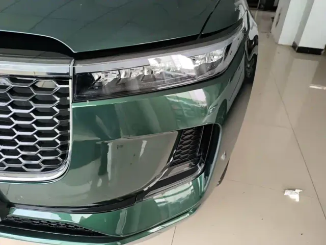 Li Auto ONE — Фото автомобиля 23