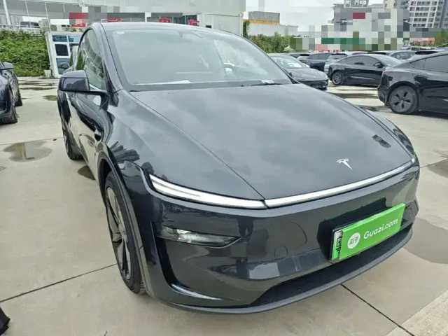 Tesla Model Y — Фото автомобиля 3
