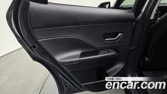 Hyundai Kona SX2 — Фото автомобиля 14