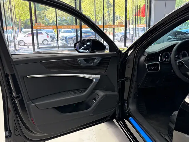 Audi A6L — Фото автомобиля 9