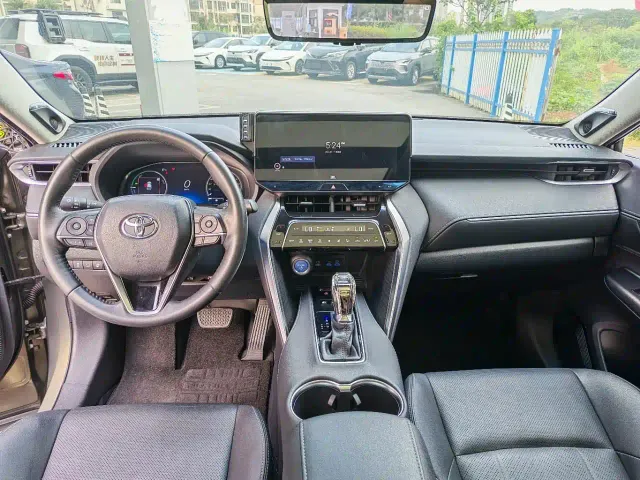 Toyota Harrier — Фото автомобиля 13