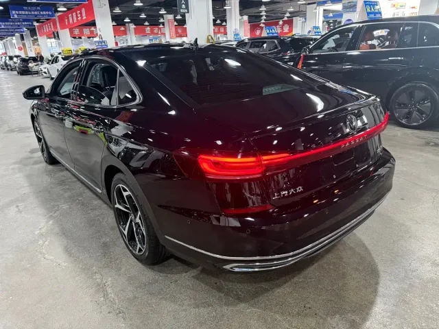 Volkswagen Passat — Фото автомобиля 7