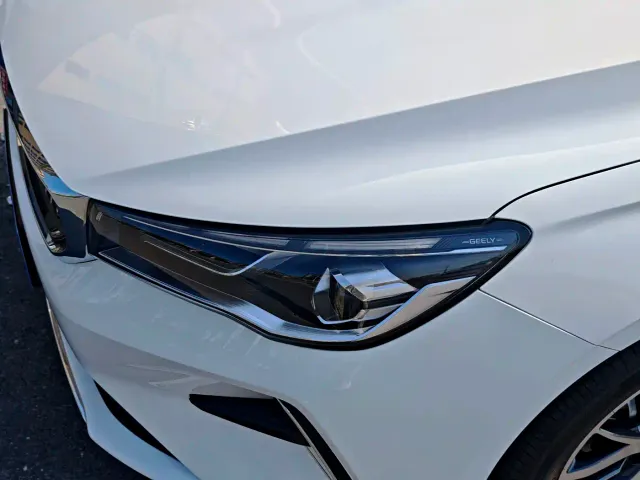 Geely Emgrand — Фото автомобиля 15