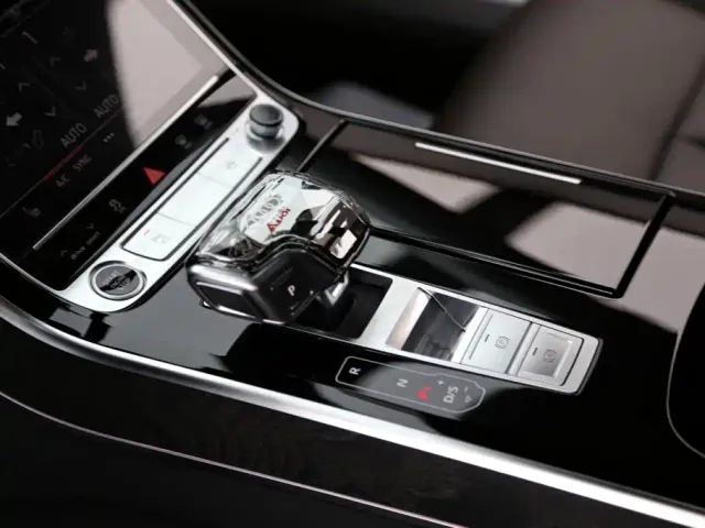 Audi A8 — Фото автомобиля 14