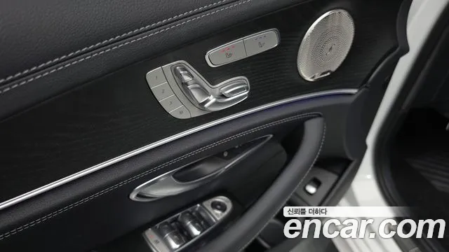 Mercedes-Benz E-Class — Фото автомобиля 18