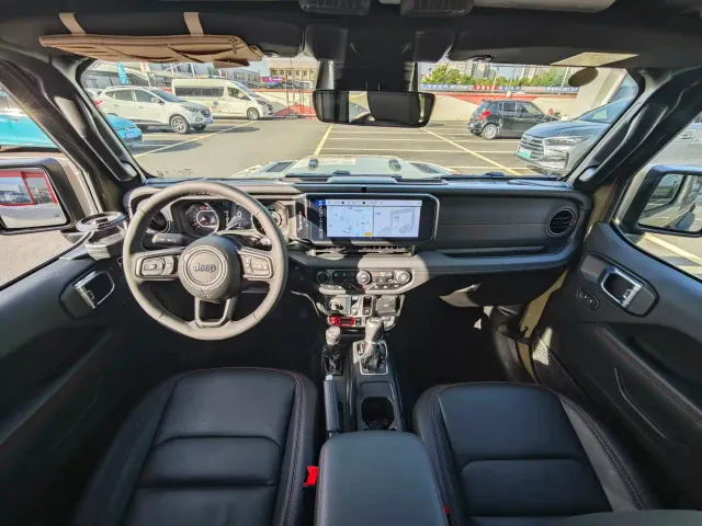 Jeep Wrangler — Фото автомобиля 10