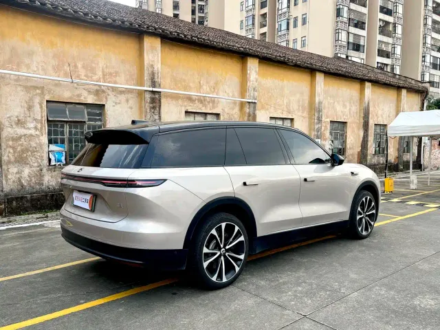 Nio ES8 — Фото автомобиля 6