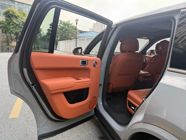 Li Auto L9 — Фото автомобиля 12