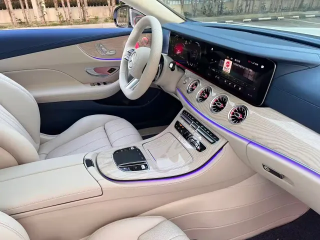 Mercedes-Benz E-Class — Фото автомобиля 23