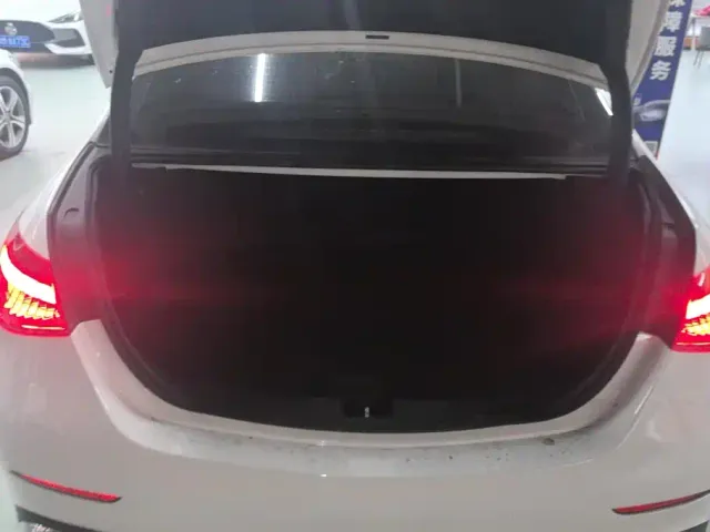Mercedes-Benz C-Class — Фото автомобиля 4