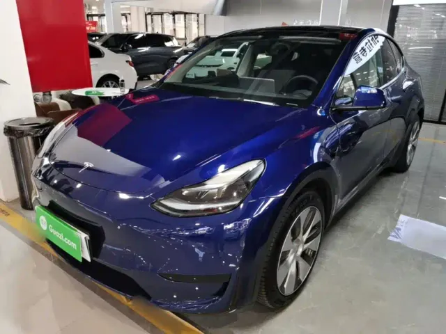 Фотография автомобиля — Tesla Model Y