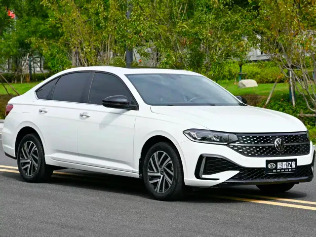 Volkswagen Lavida — Фото автомобиля 3