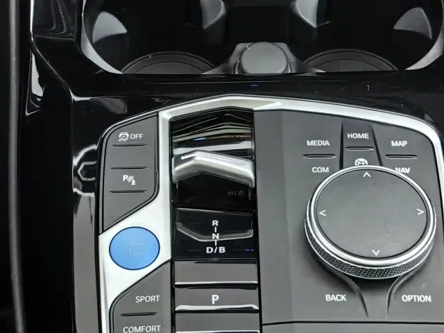 BMW iX3 — Фото автомобиля 13