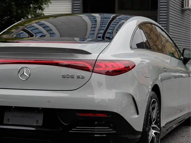 Mercedes-Benz EQE AMG — Фото автомобиля 6