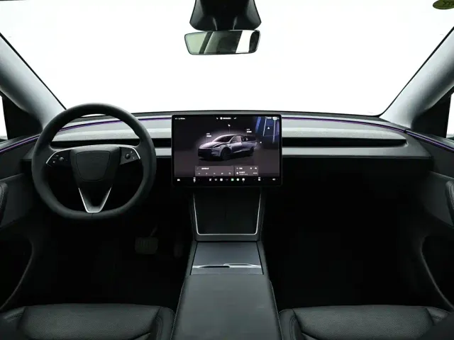 Tesla Model Y — Фото автомобиля 14