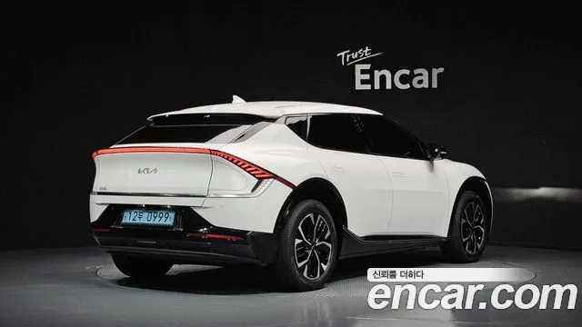 Kia EV6 — Фото автомобиля 2