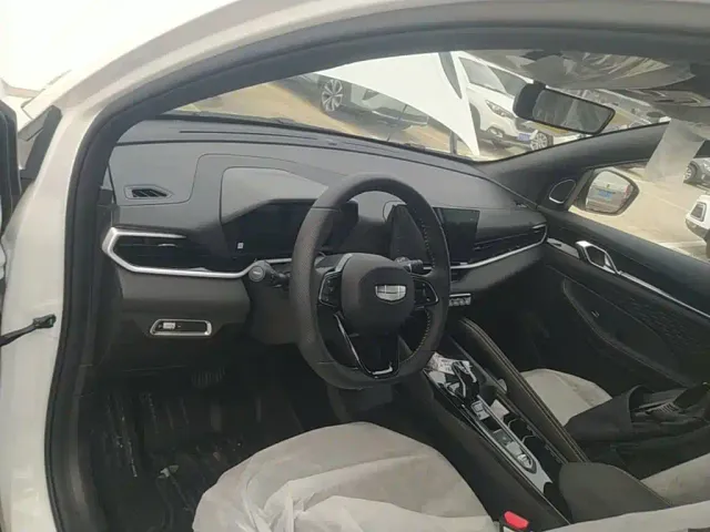 Geely Binyue — Фото автомобиля 9