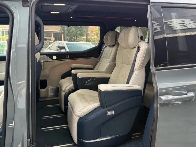 ZEEKR Zeekr 009 2024 7-Seat Aisle AWD Version 108kWh — Фото автомобиля 9