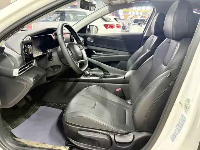 Hyundai Elantra — Фото автомобиля 8