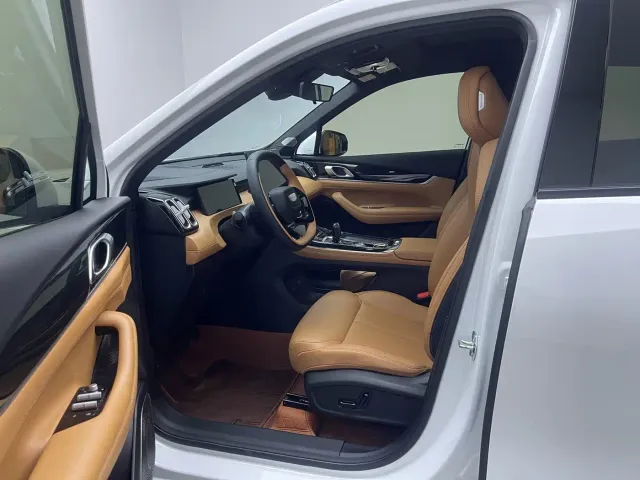 Geely Boyue L — Фото автомобиля 11