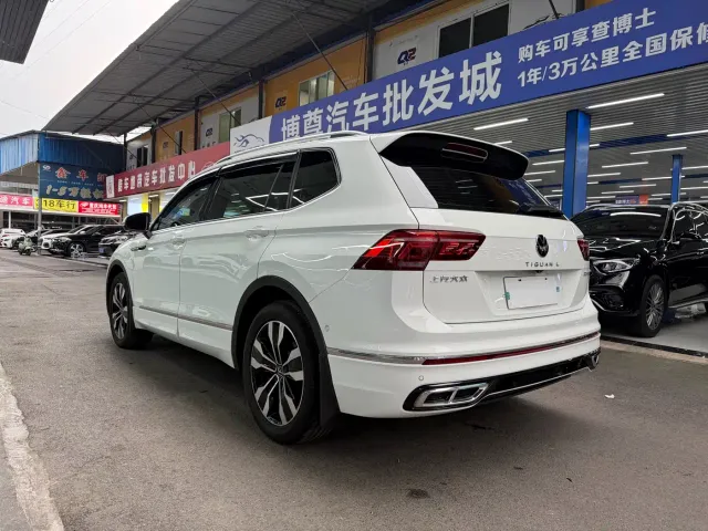 Volkswagen Tiguan L — Фото автомобиля 22