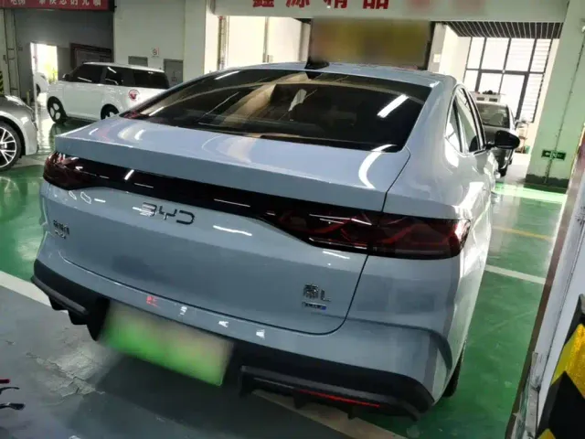BYD Qin L — Фото автомобиля 6