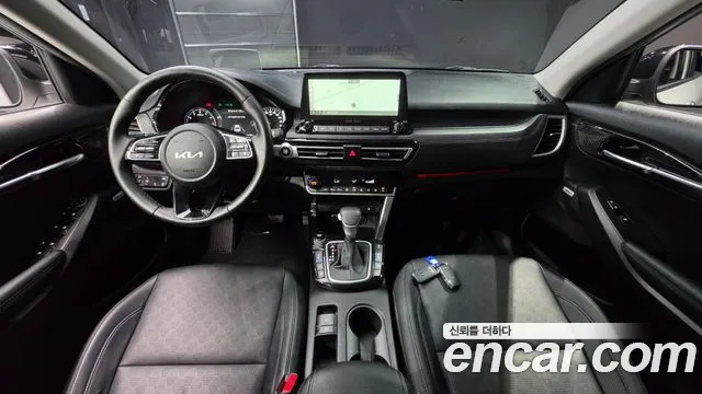 Kia Seltos — Фото автомобиля 7