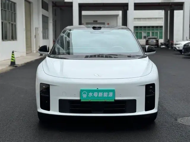 Li Auto i6 — Фото автомобиля 2