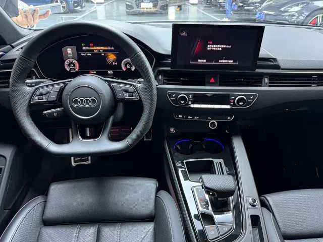Audi A4L — Фото автомобиля 7
