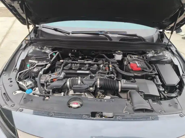 Honda Accord — Фото автомобиля 10