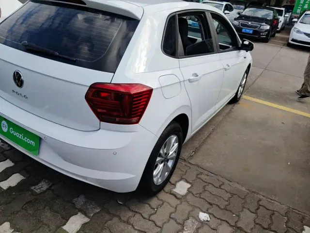 Volkswagen Polo — Фото автомобиля 7