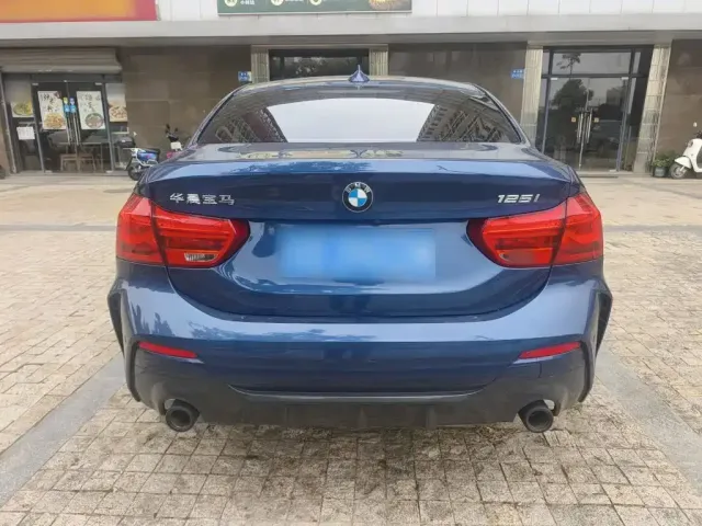 BMW BMW 1 Series 2022 125i M Sport Shadow Edition — Фото автомобиля 5