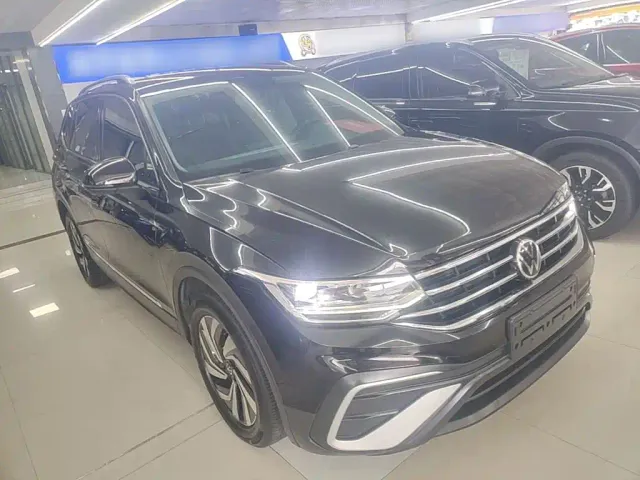 Volkswagen Tiguan L — Фото автомобиля 3