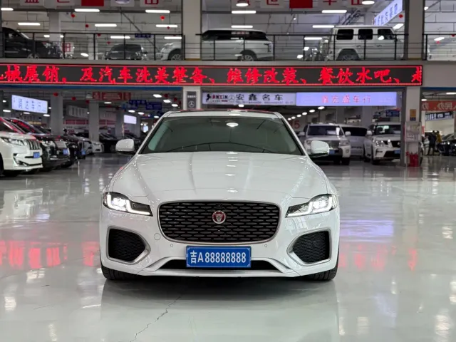 Jaguar XFL — Фото автомобиля 2