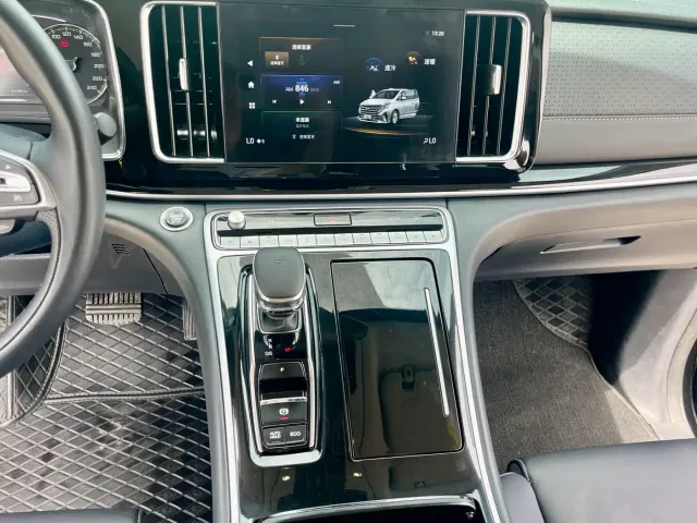 GAC Trumpchi M8 — Фото автомобиля 16