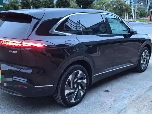 Buick Zhijing E7 — Фото автомобиля 4