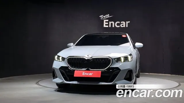 BMW 5 Series G60 — Фото автомобиля 3