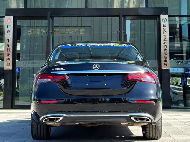 Mercedes-Benz E-Class — Фото автомобиля 8