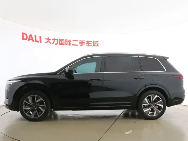 Li Auto ONE — Фото автомобиля 13