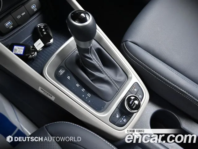 Hyundai Venue — Фото автомобиля 9