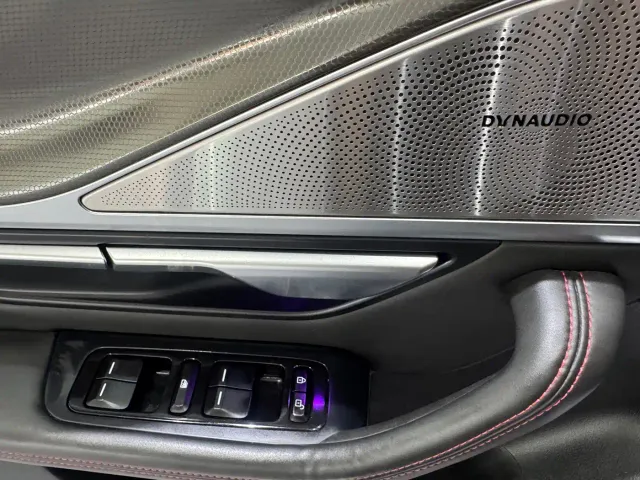 Xpeng P7 — Фото автомобиля 10